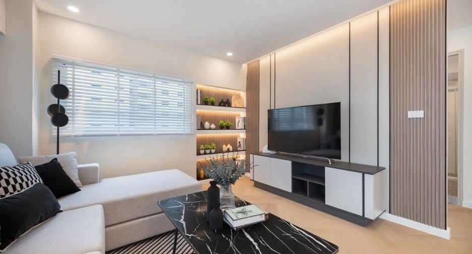 For rent 3 bedrooms condo in Watthana, Bangkok
