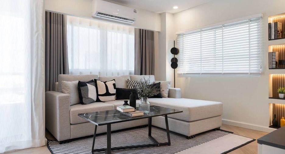 For rent 3 bedrooms condo in Watthana, Bangkok
