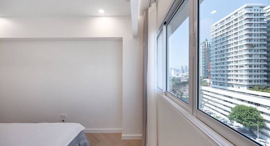 For rent 3 bedrooms condo in Watthana, Bangkok