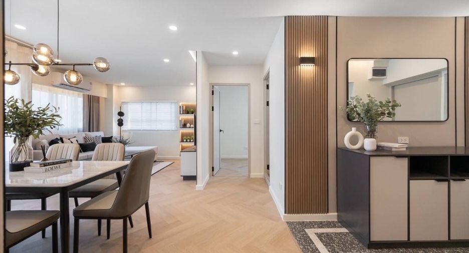 For rent 3 bedrooms condo in Watthana, Bangkok