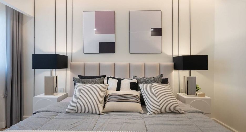 For rent 3 bedrooms condo in Watthana, Bangkok