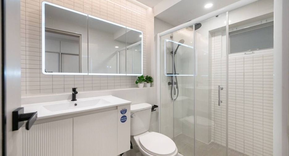 For rent 3 bedrooms condo in Watthana, Bangkok