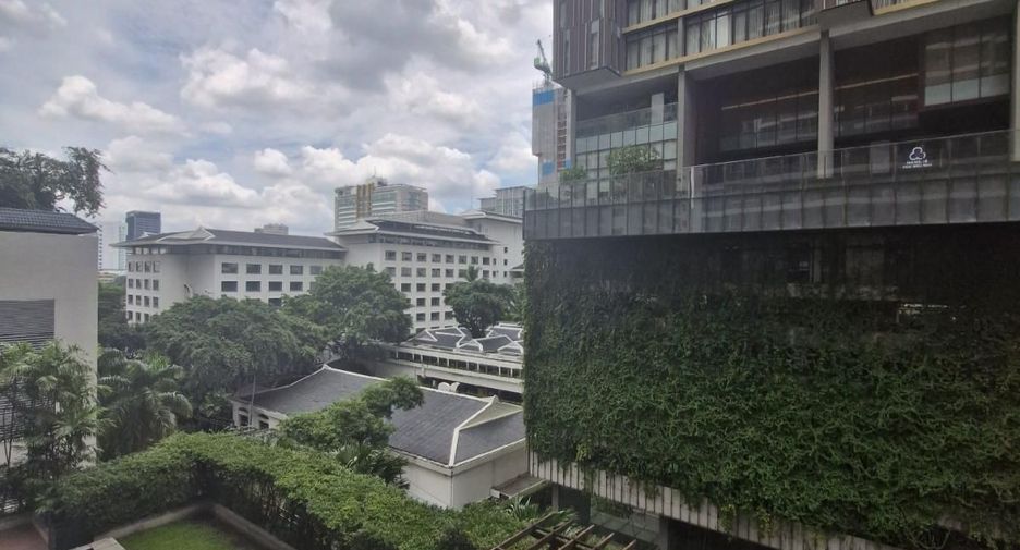 For rent 2 bedrooms condo in Pathum Wan, Bangkok
