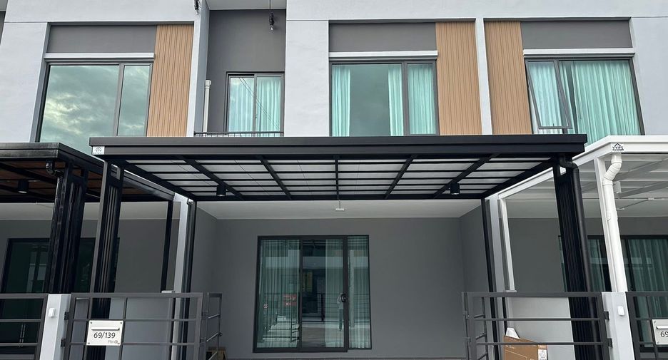 For rent 3 bedrooms house in Bang Na, Bangkok