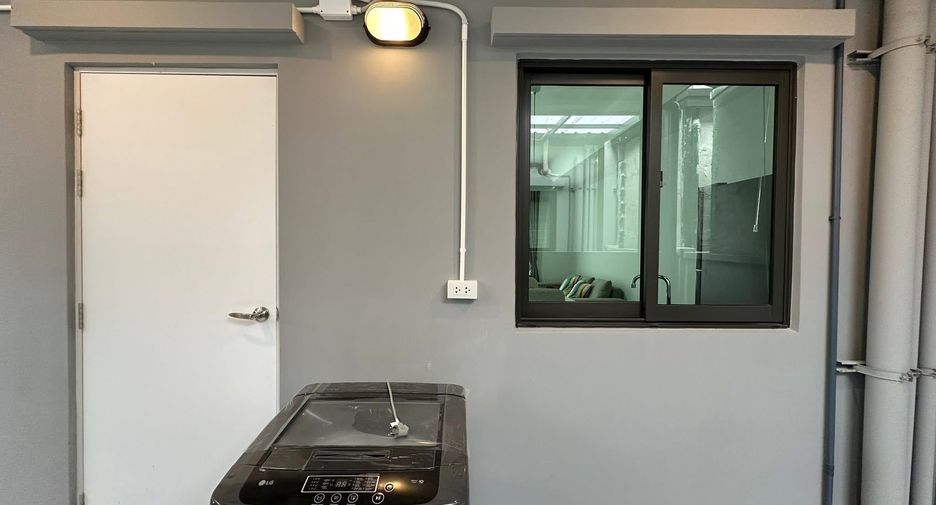 For rent 3 bedrooms house in Bang Na, Bangkok