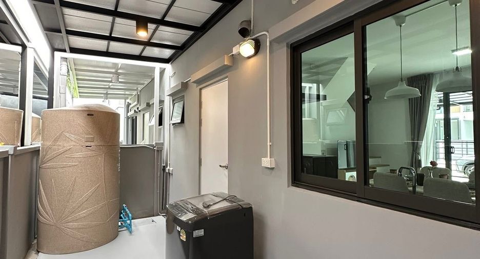 For rent 3 bedrooms house in Bang Na, Bangkok