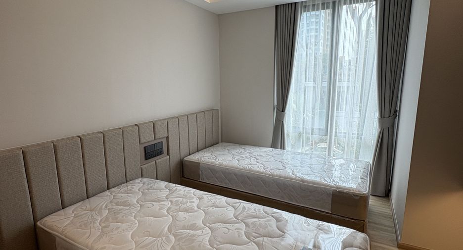 For rent 2 bedrooms apartment in Watthana, Bangkok
