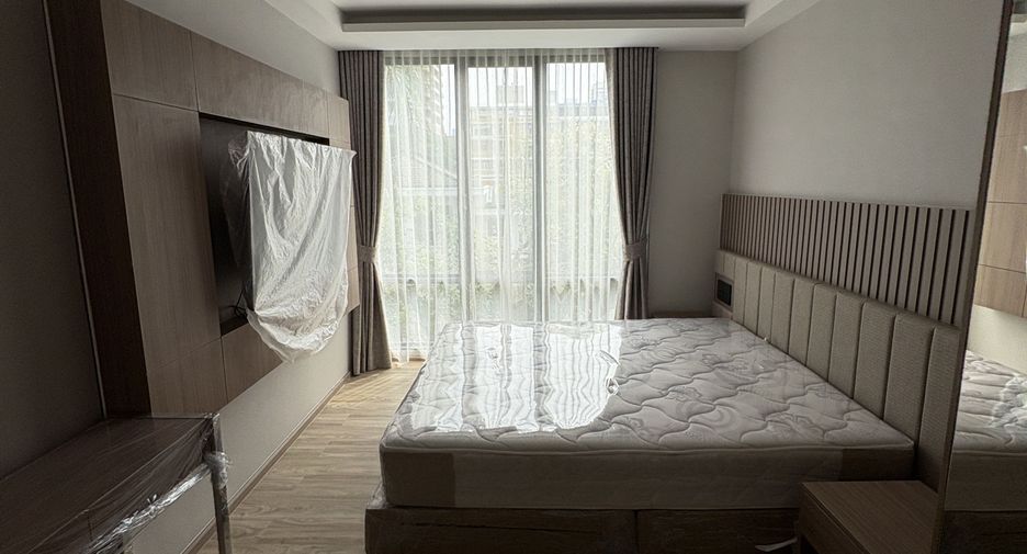 For rent 2 bedrooms apartment in Watthana, Bangkok