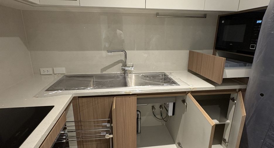 For rent 2 bedrooms apartment in Watthana, Bangkok