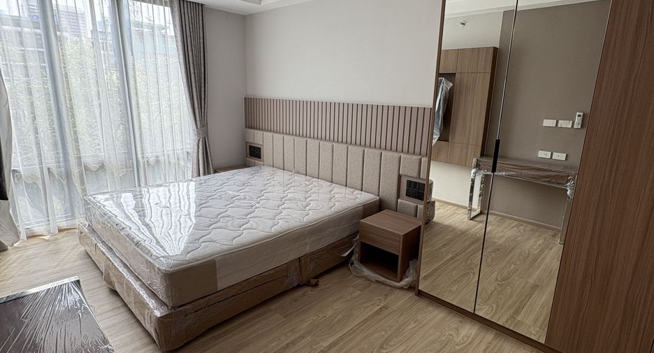 For rent 2 bedrooms apartment in Watthana, Bangkok