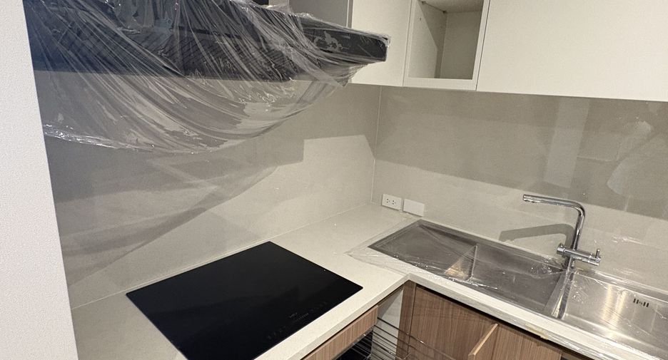 For rent 2 bedrooms apartment in Watthana, Bangkok