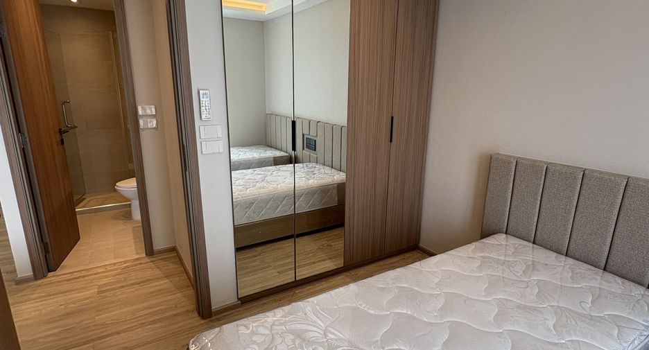 For rent 2 bedrooms apartment in Watthana, Bangkok