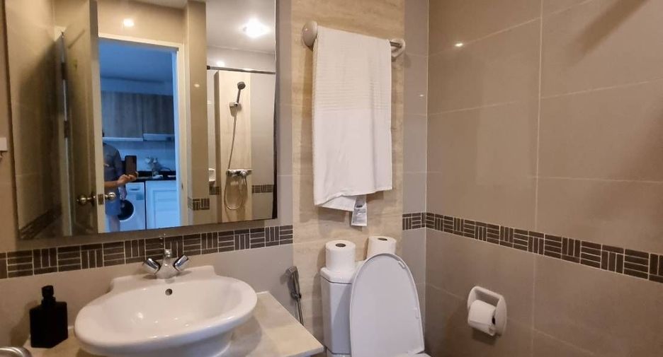 For rent 1 bed condo in Phra Khanong, Bangkok