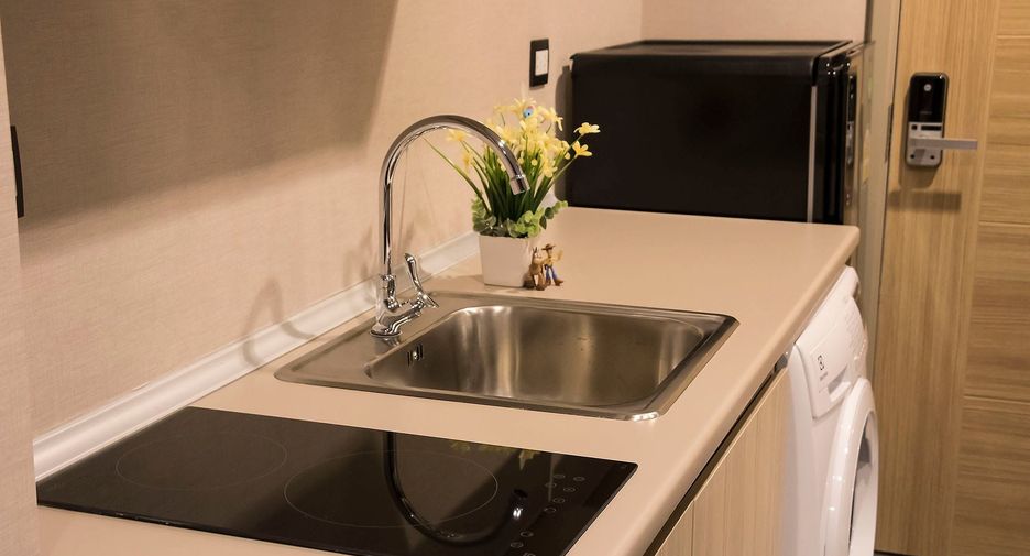For sale studio condo in Mueang Samut Prakan, Samut Prakan