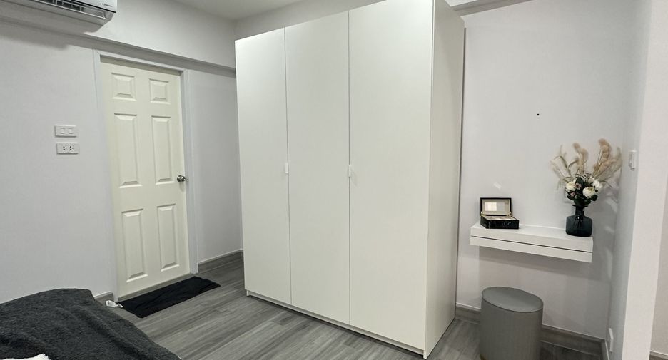 For sale studio condo in Wang Thonglang, Bangkok
