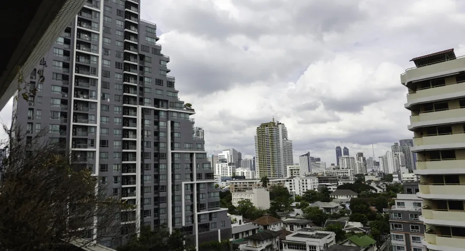 For rent 2 bedrooms condo in Watthana, Bangkok