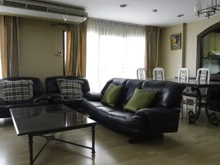 For rent 2 bedrooms condo in Watthana, Bangkok