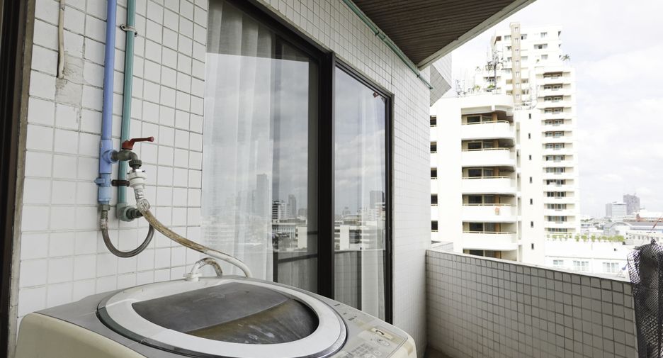 For rent 2 bedrooms condo in Watthana, Bangkok