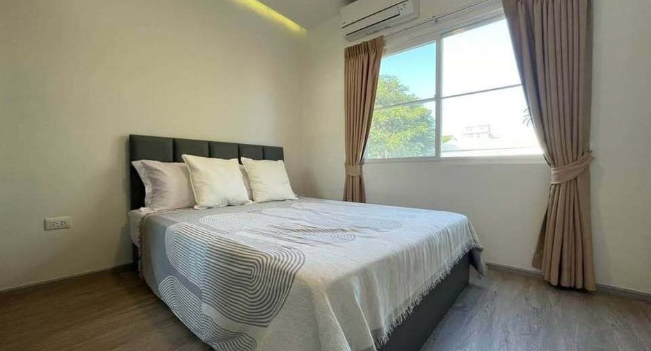 For rent 3 bedrooms townhouse in Prawet, Bangkok