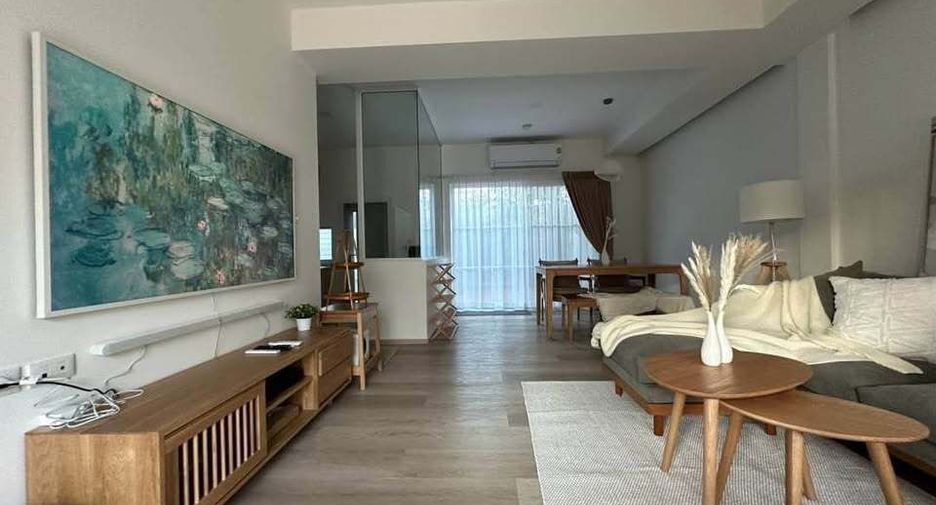 For rent 3 bedrooms townhouse in Prawet, Bangkok