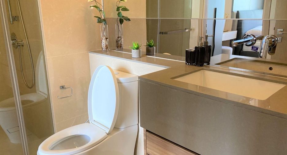 For rent 2 bedrooms condo in Watthana, Bangkok