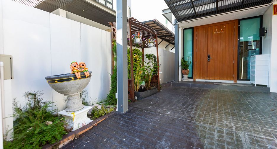 Casa en venta de 3 habitaciones en Suan Luang, Bangkok