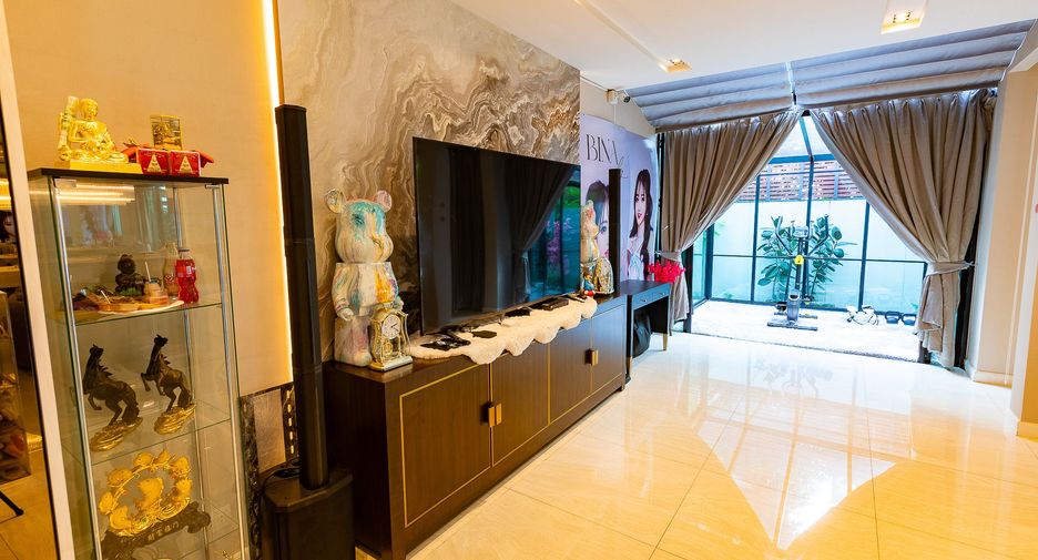 Casa en venta de 3 habitaciones en Suan Luang, Bangkok