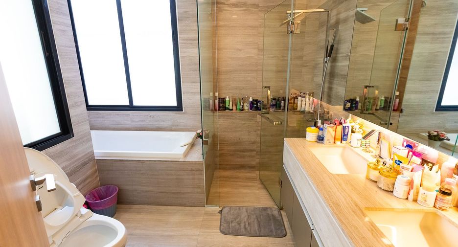 Casa en venta de 3 habitaciones en Suan Luang, Bangkok
