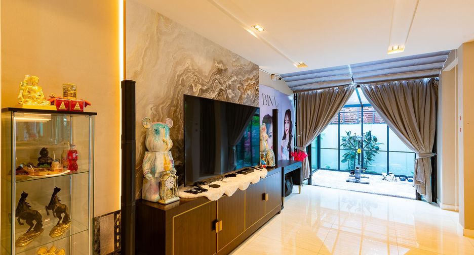 Casa en venta de 3 habitaciones en Suan Luang, Bangkok