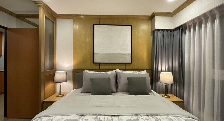 For rent 2 bedrooms condo in Pathum Wan, Bangkok