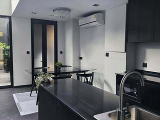 Reihenhaus zur Miete mit 4 Zimmer in Huai Khwang, Bangkok