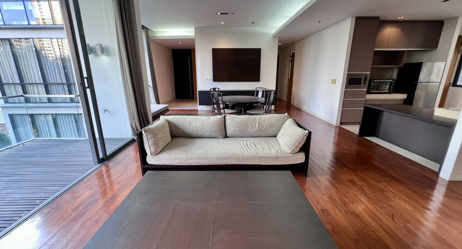 For rent 2 bedrooms condo in Khlong Toei, Bangkok