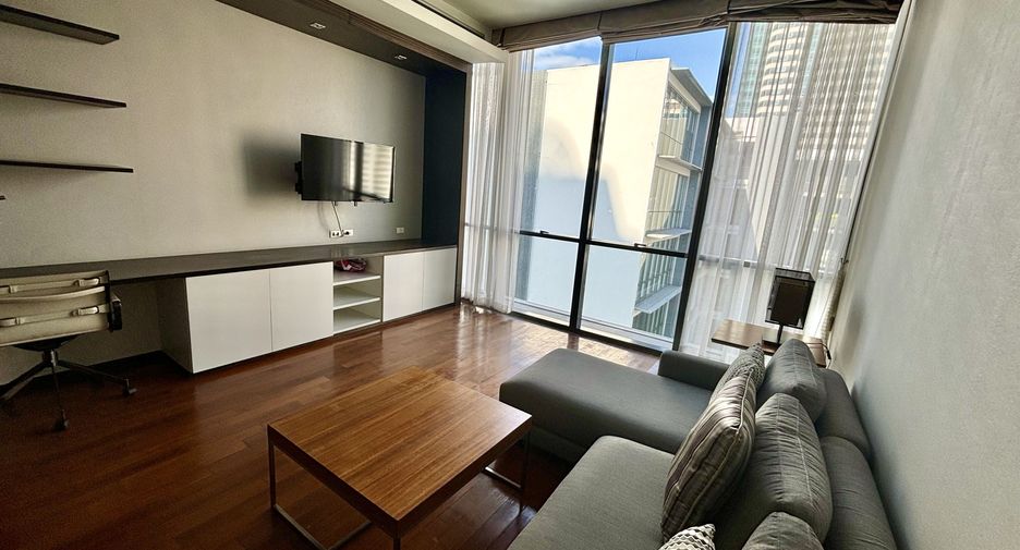 For rent 2 bedrooms condo in Khlong Toei, Bangkok