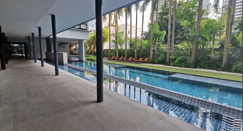 For rent 2 bedrooms condo in Khlong Toei, Bangkok