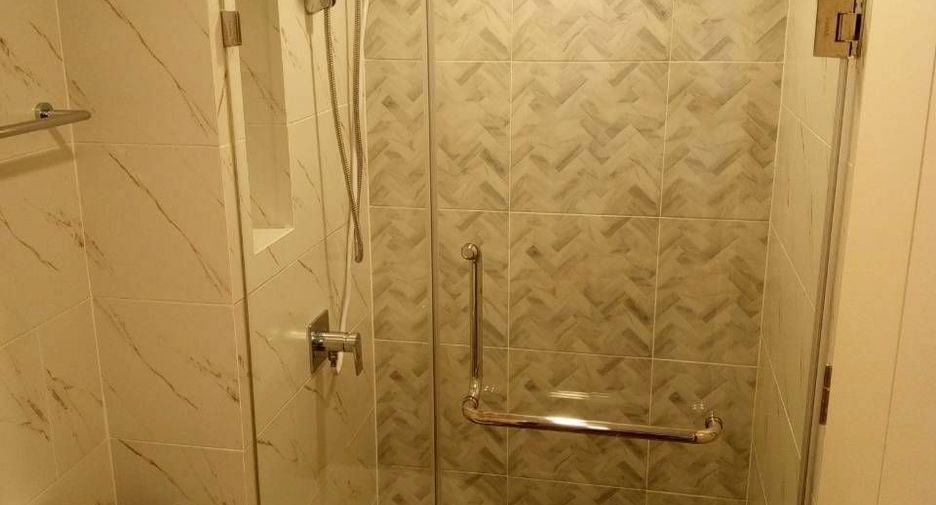 For rent 1 bed condo in Phra Khanong, Bangkok