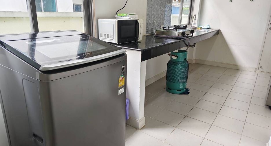 For rent 3 bedrooms house in Lat Krabang, Bangkok