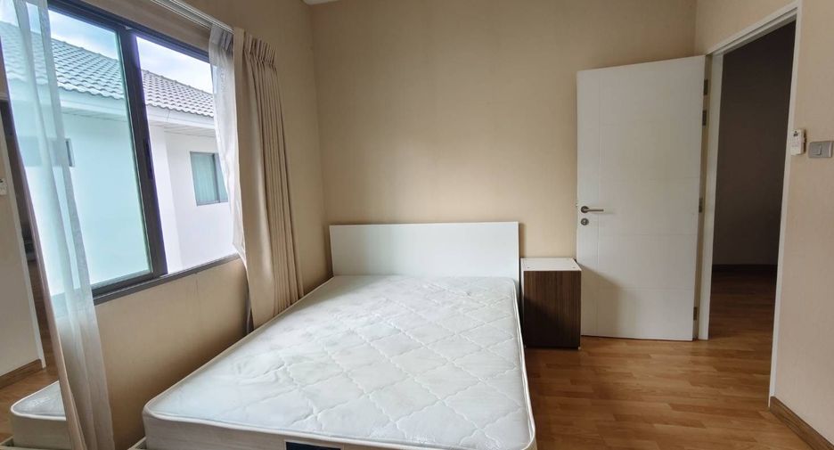 For rent 3 bedrooms house in Lat Krabang, Bangkok