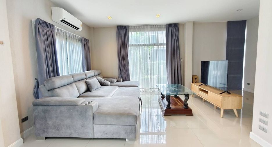 For rent 3 bedrooms house in Lat Krabang, Bangkok