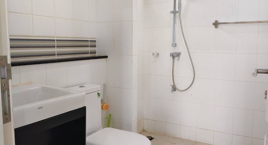 For rent 3 bedrooms house in Lat Krabang, Bangkok