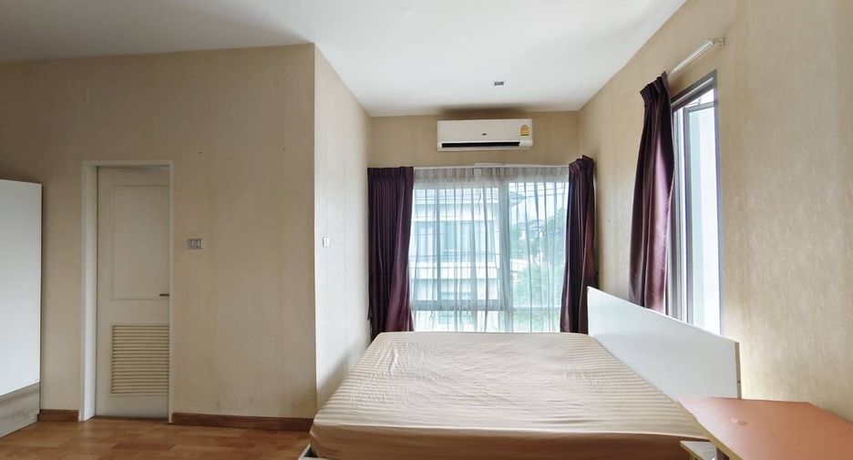 For rent 3 bedrooms house in Lat Krabang, Bangkok