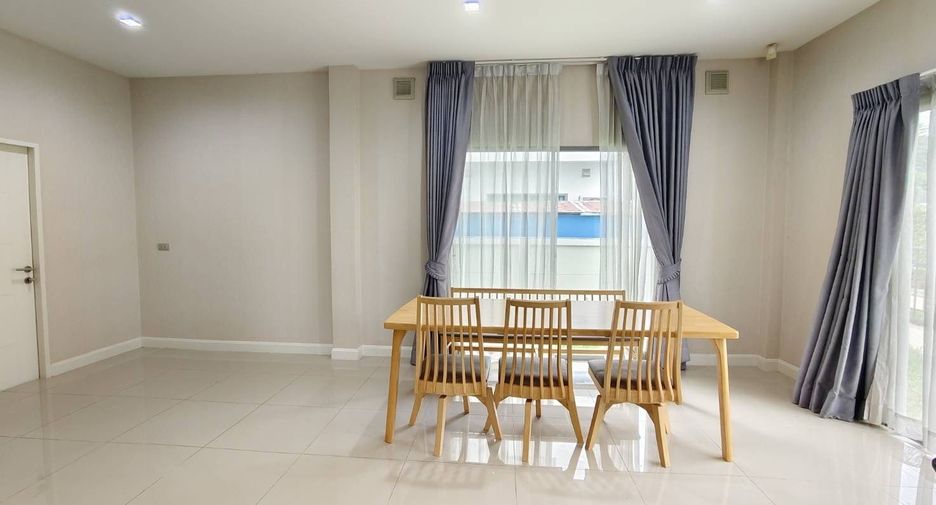 For rent 3 bedrooms house in Lat Krabang, Bangkok