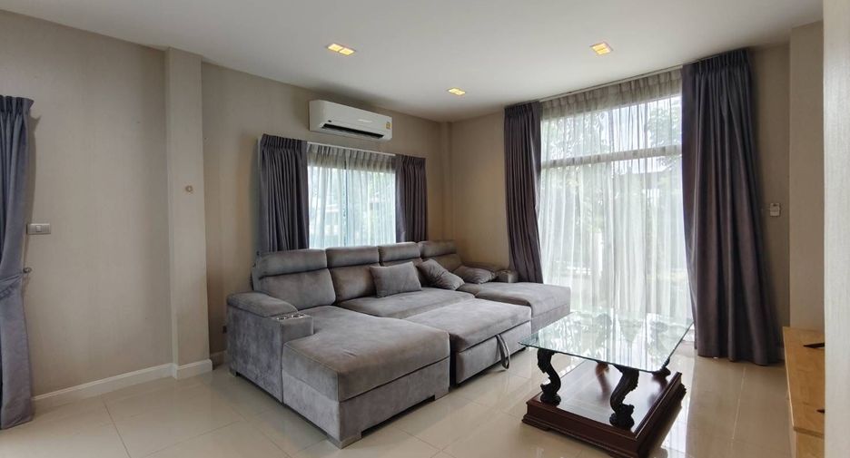 For rent 3 bedrooms house in Lat Krabang, Bangkok
