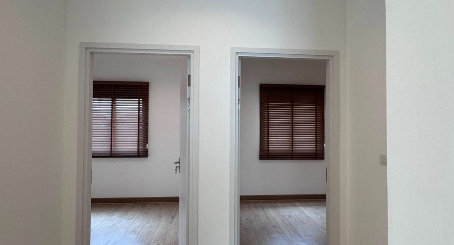 For rent 3 bedrooms townhouse in Bang Phli, Samut Prakan