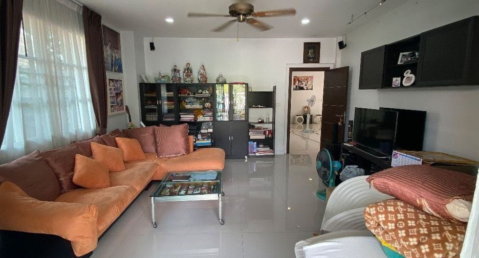 For sale 5 bedrooms house in Saphan Sung, Bangkok