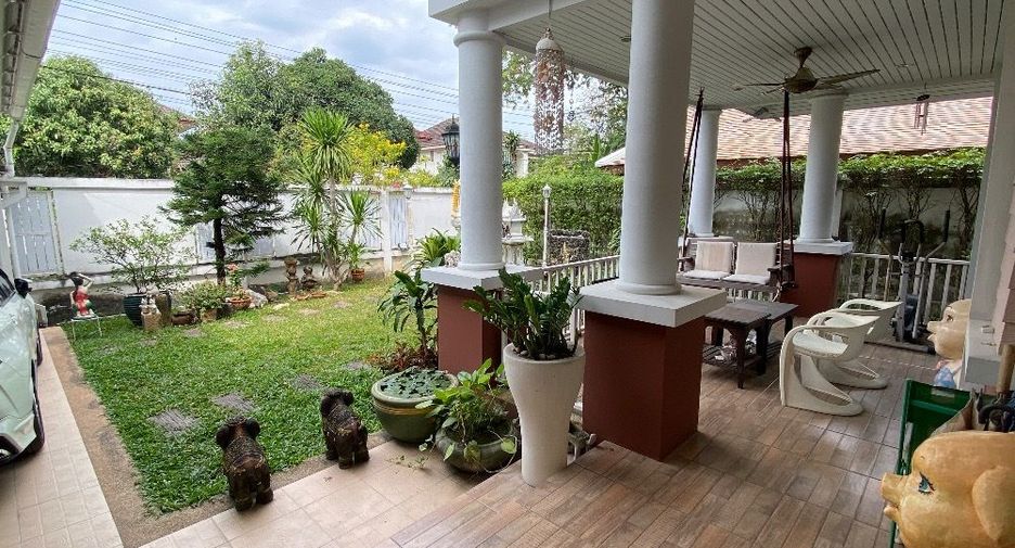 For sale 5 bedrooms house in Saphan Sung, Bangkok