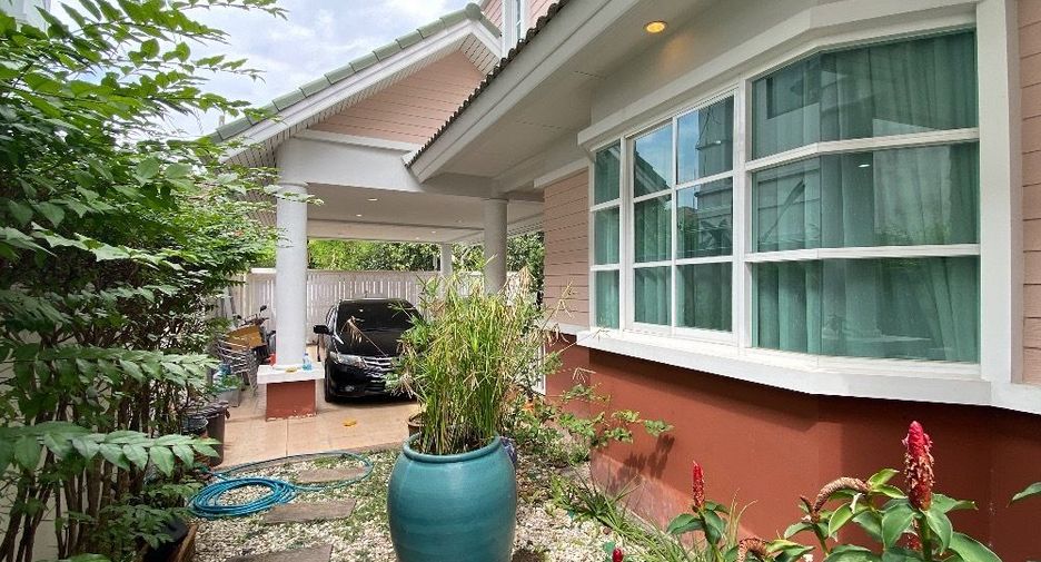 For sale 5 bedrooms house in Saphan Sung, Bangkok