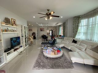 For sale 5 bedrooms house in Saphan Sung, Bangkok