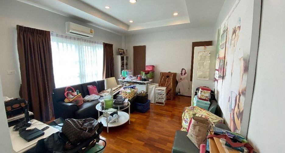 For sale 5 bedrooms house in Saphan Sung, Bangkok