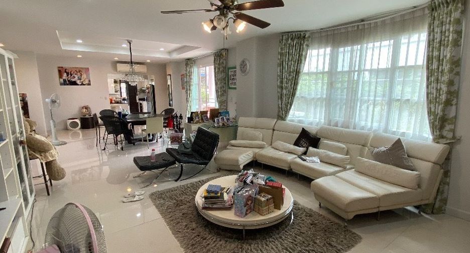 For sale 5 bedrooms house in Saphan Sung, Bangkok