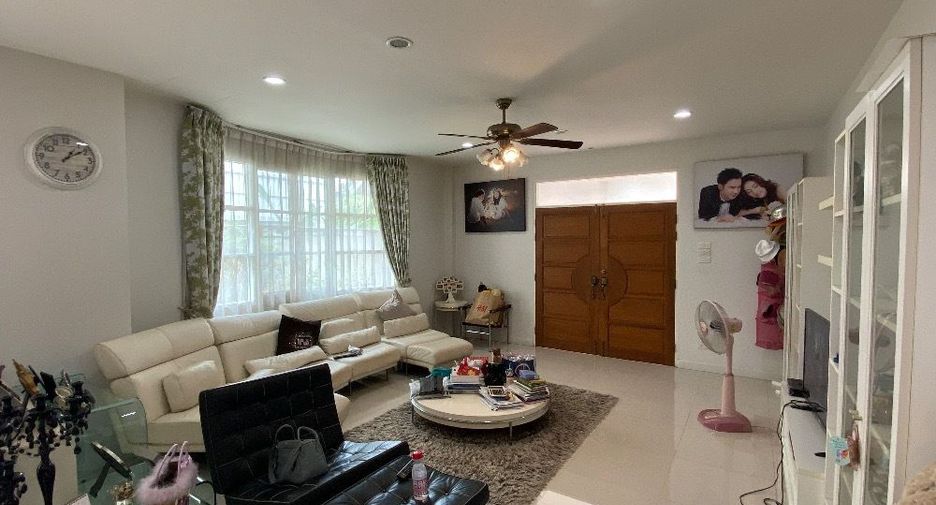 For sale 5 bedrooms house in Saphan Sung, Bangkok